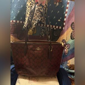 Coach Signature Red Burgundy Oxblood Black Currant ZipBrown Tote Bag